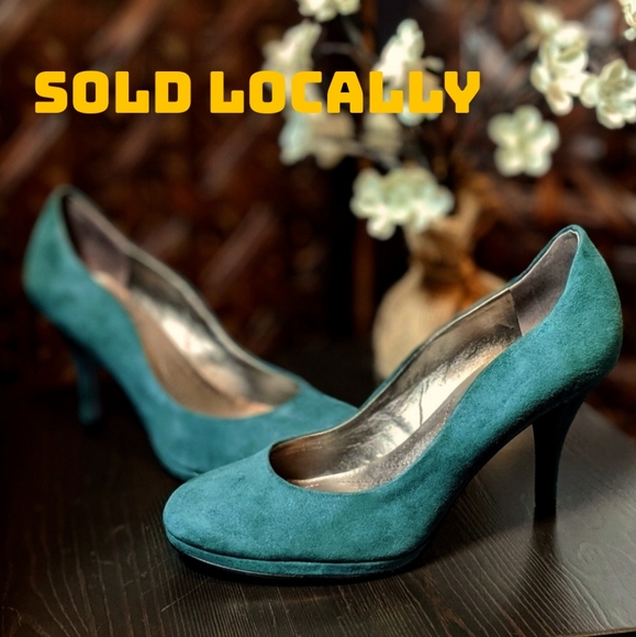 TAHARI Colette Heels - Picture 1 of 6